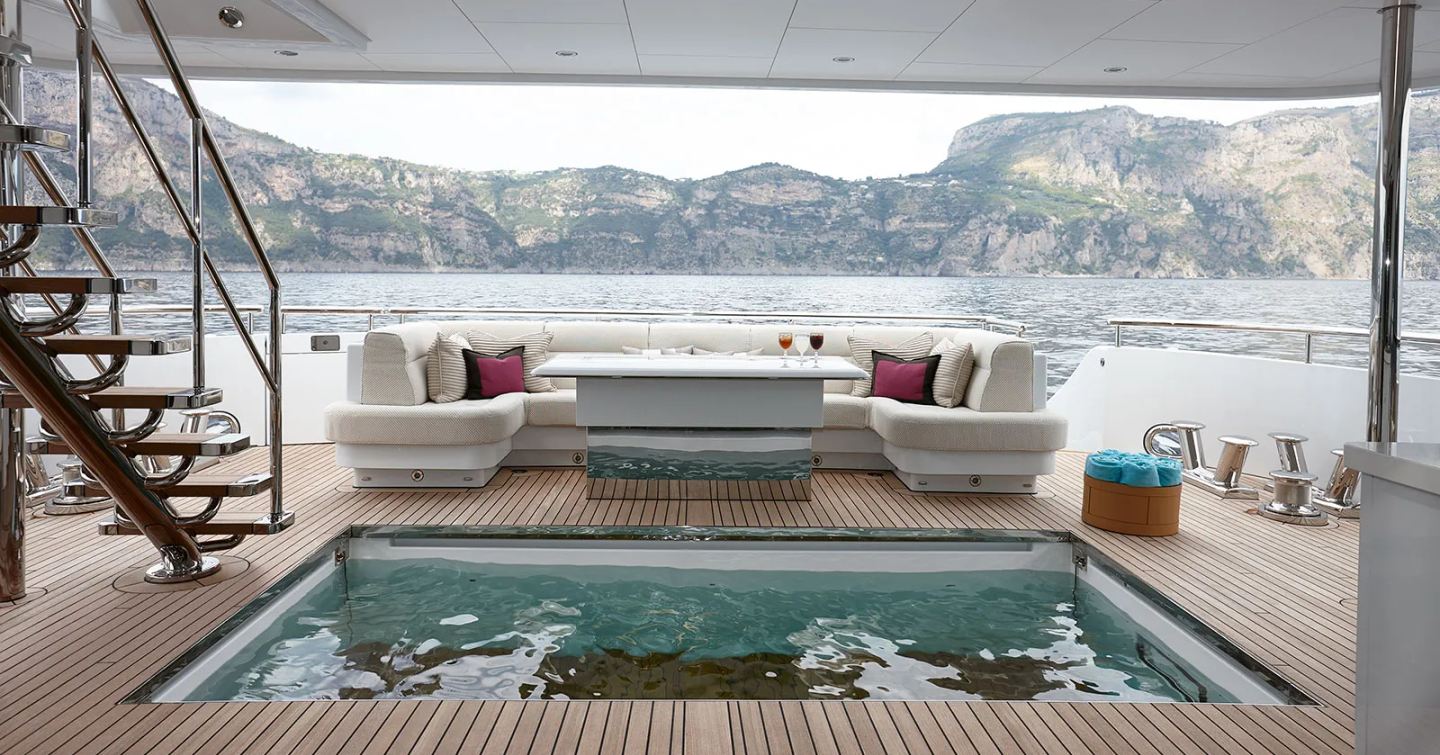 Superyacht Philosophy main deck pool
