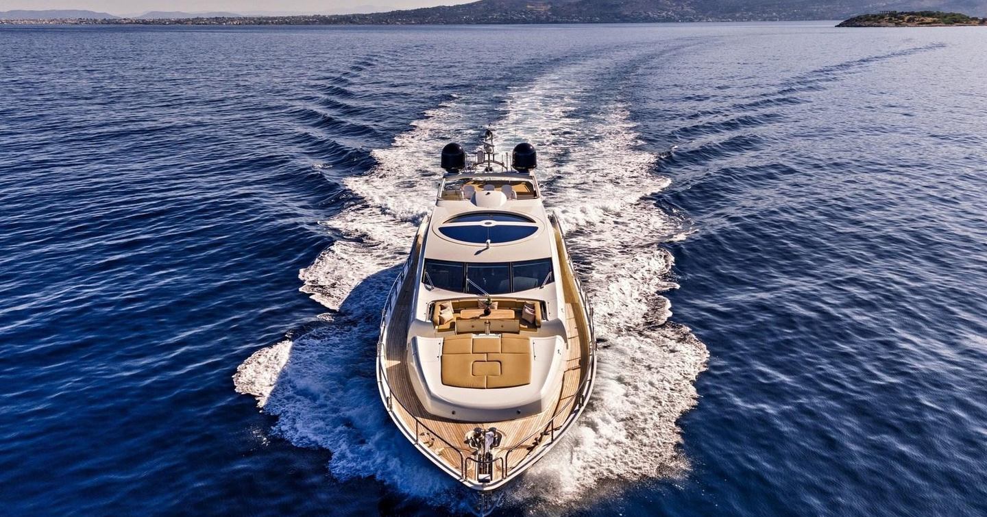  Sunseeker yacht Blade 6 underway foredeck view 
