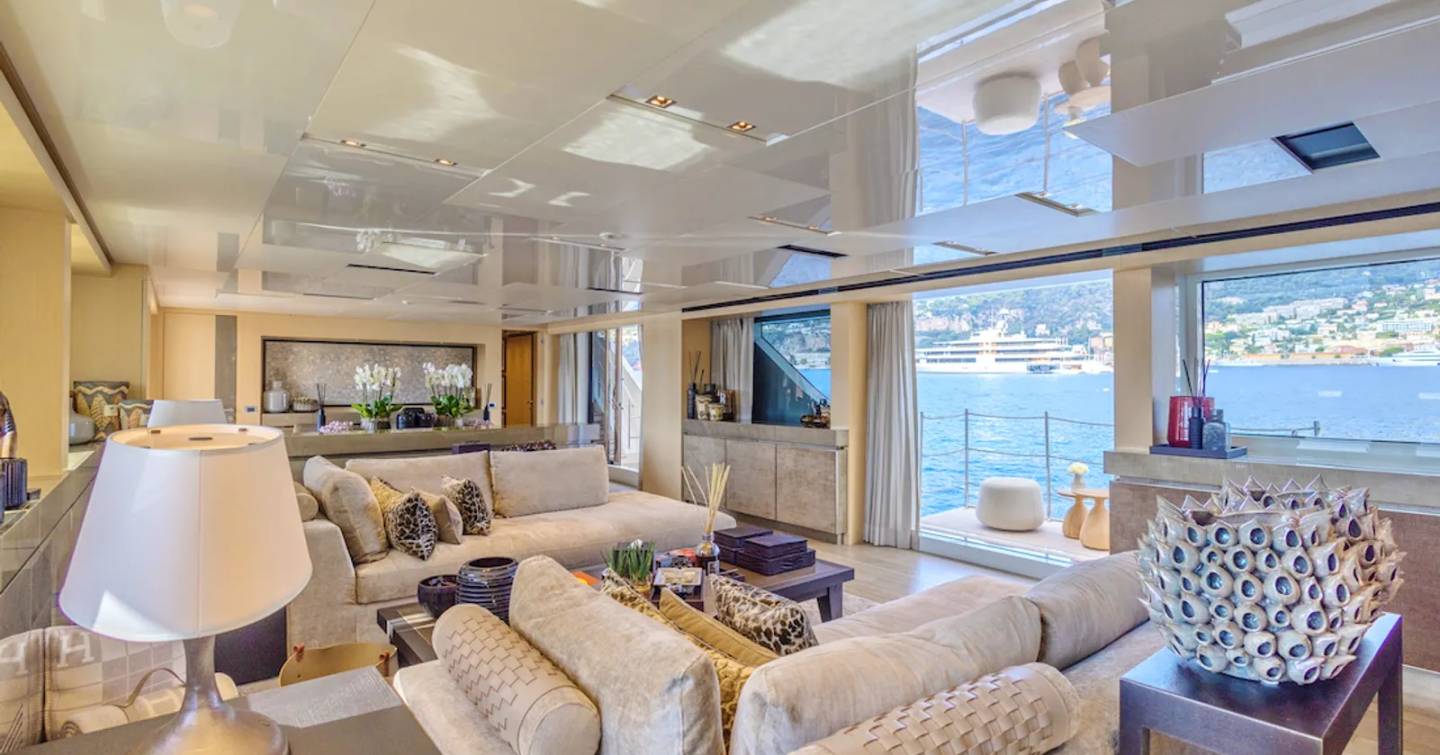 Motor Yacht MOCEAN II's interior seating area