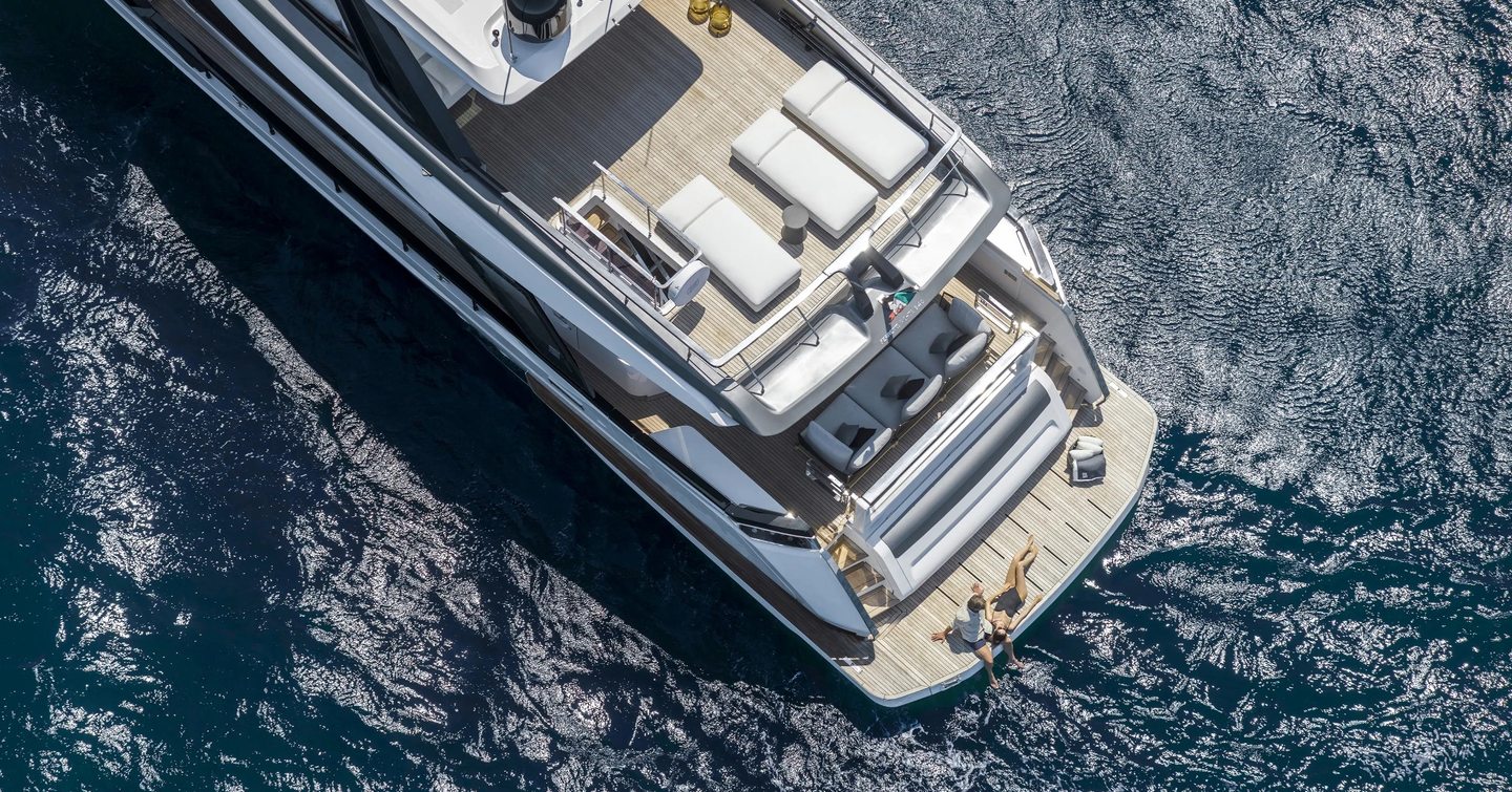 Ferretti-940-Review-swim-platform