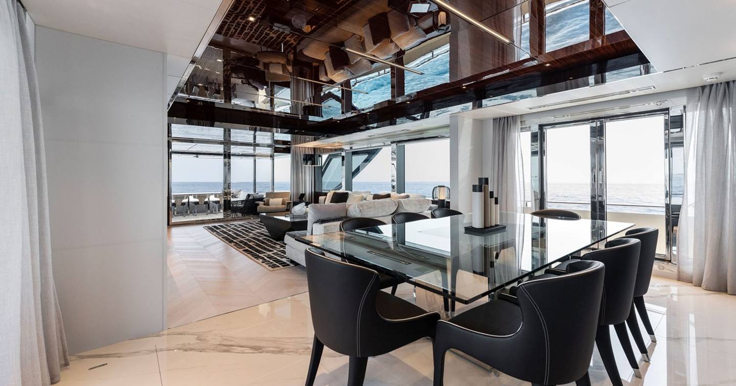 Motor Yacht Chop Chop's interior dining table