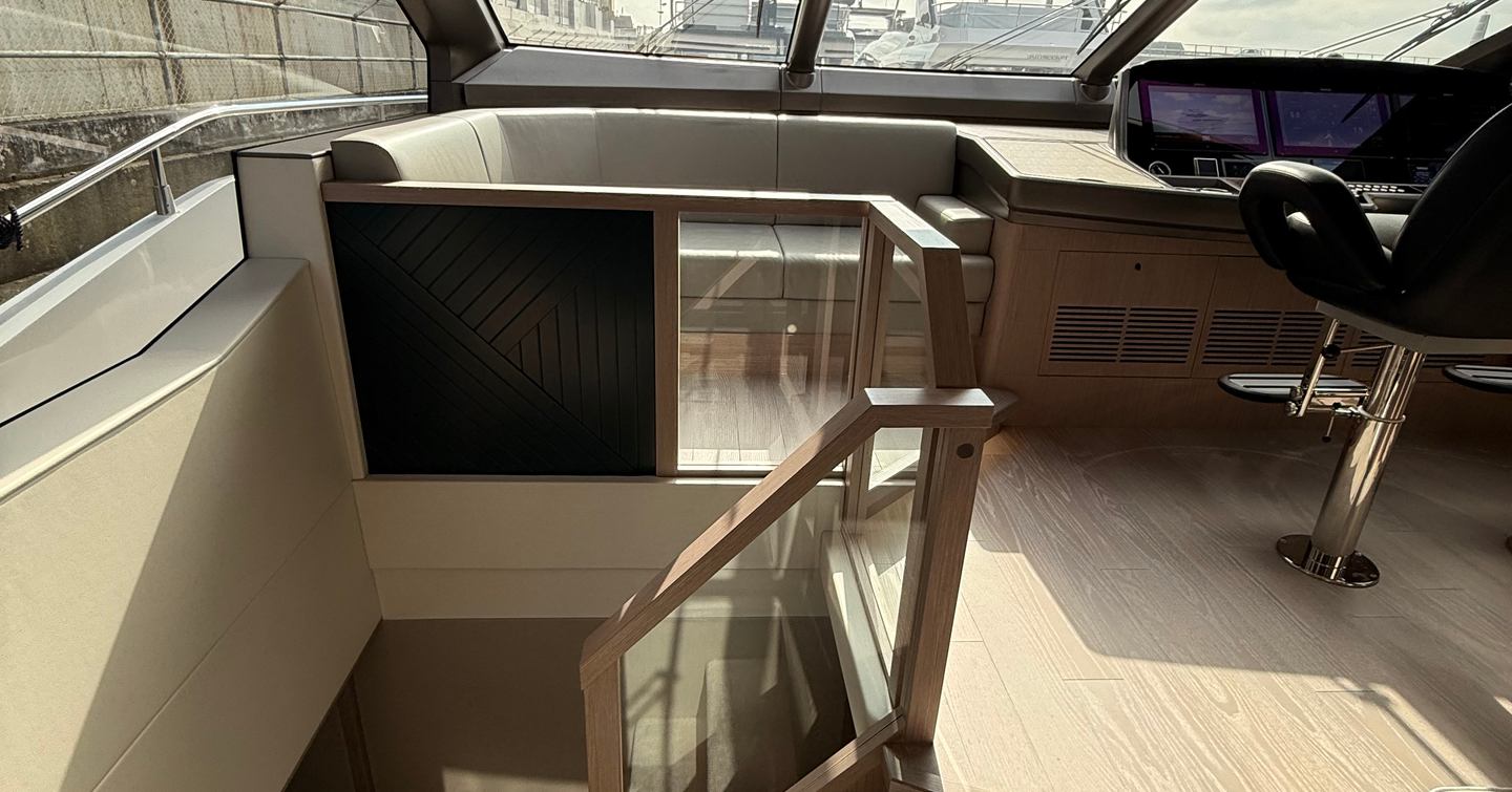 Sunseeker-76-Yacht-Review-staircase