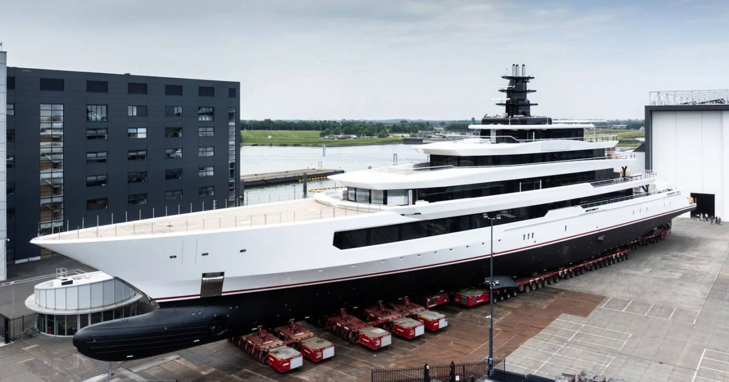 Superyacht DreAMboat on trolley on way to launch