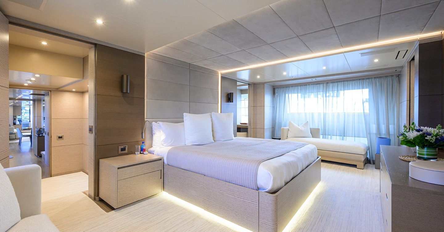 Superyacht Cofina's master cabin