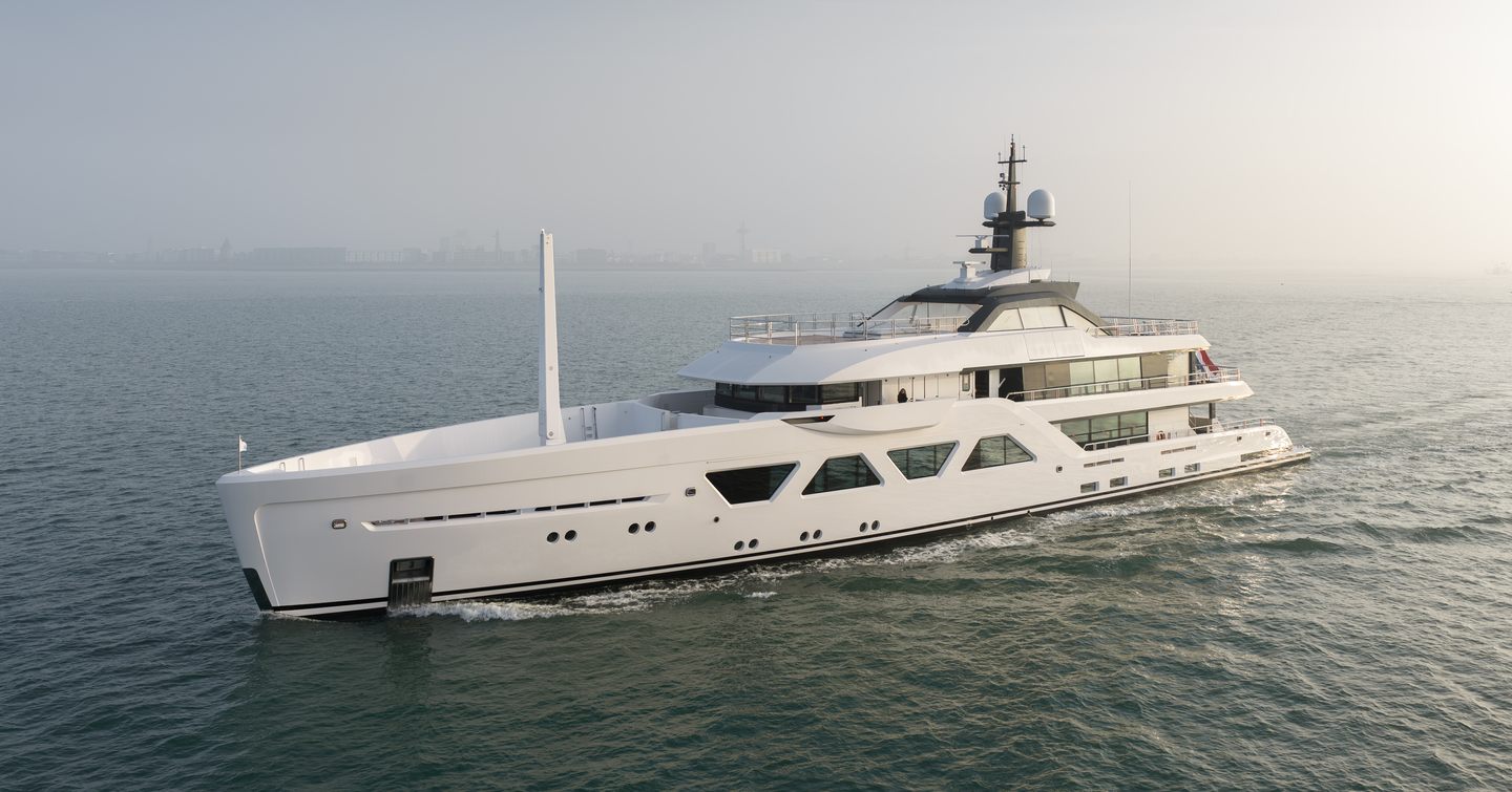 Amels 60 superyacht Alva under way 