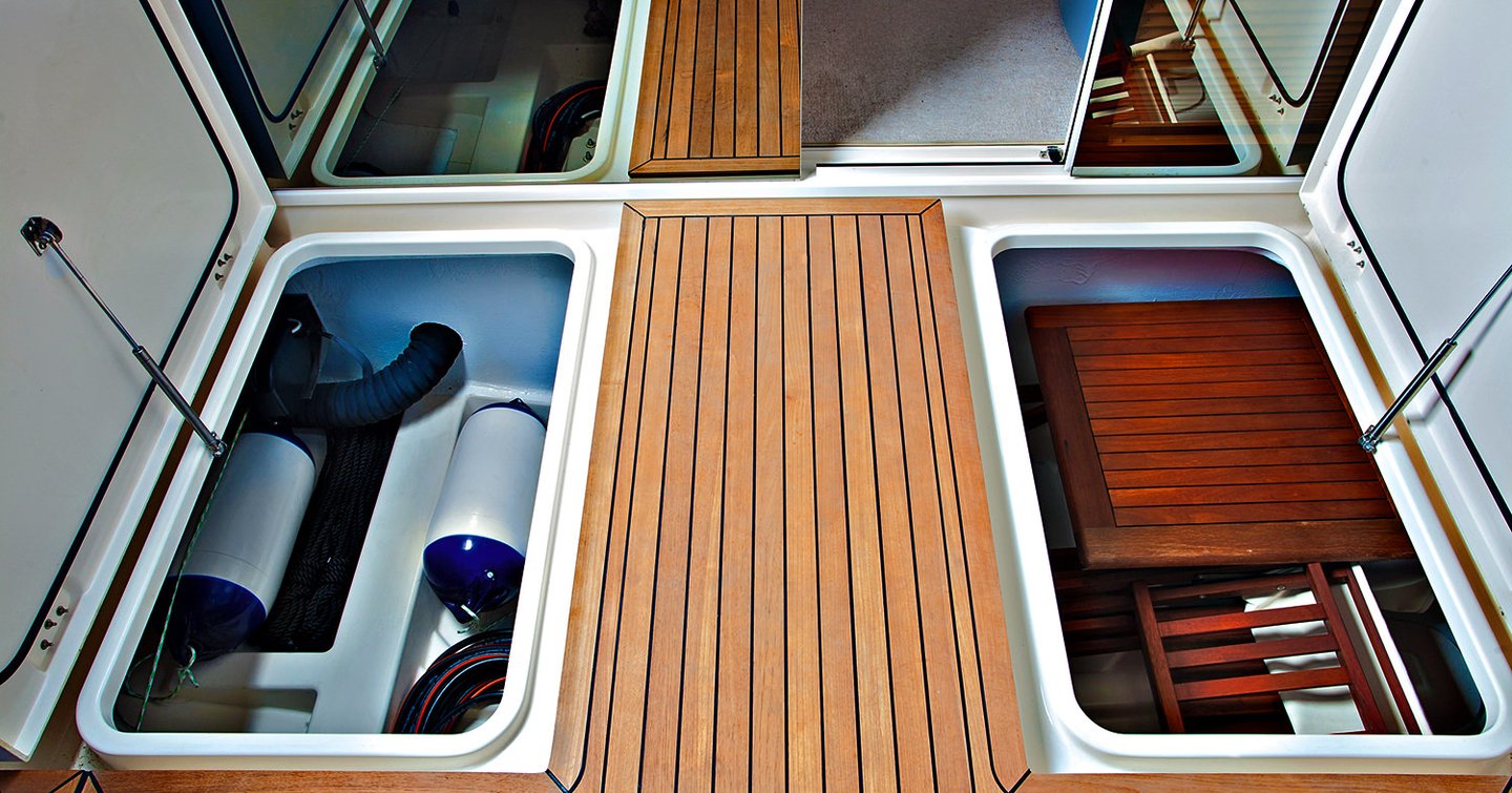 Greenline-40-engine-hatches