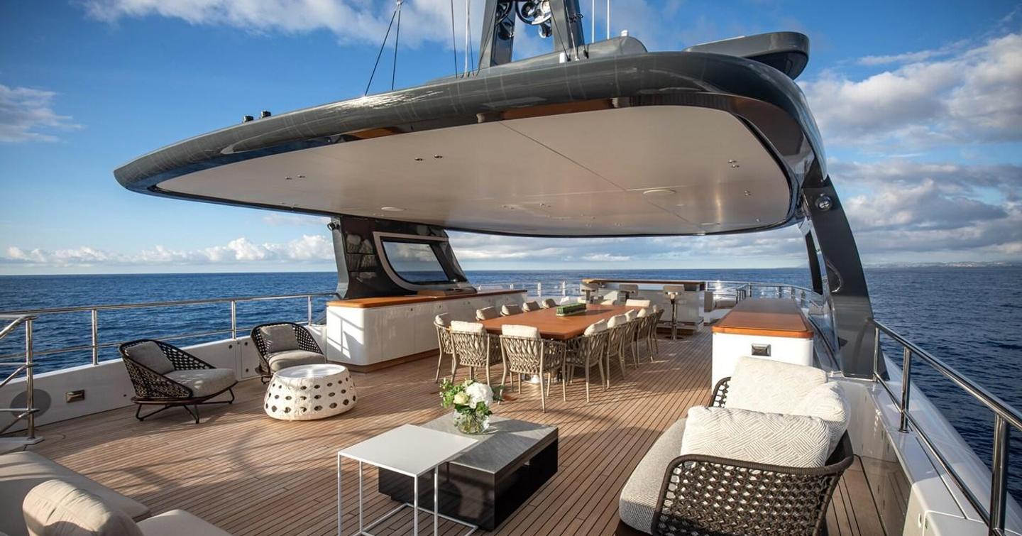 Benetti yacht Cada Dia sundeck with seating 