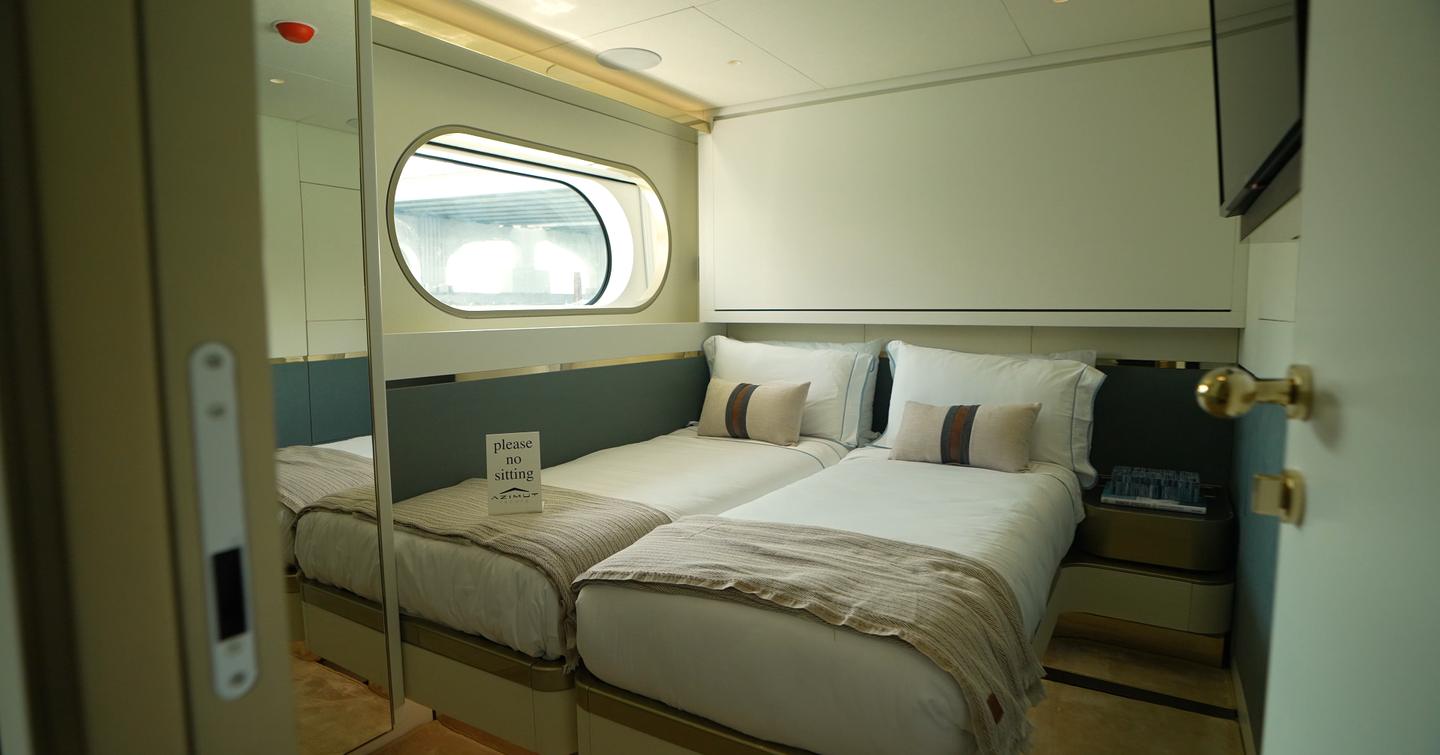 Azimut-Magellano-30M-twin-cabin