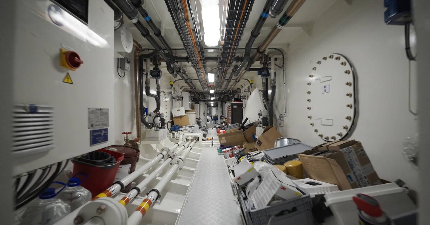 Columbus-Atlantique-43MT-Frette-Review-service-tunnel
