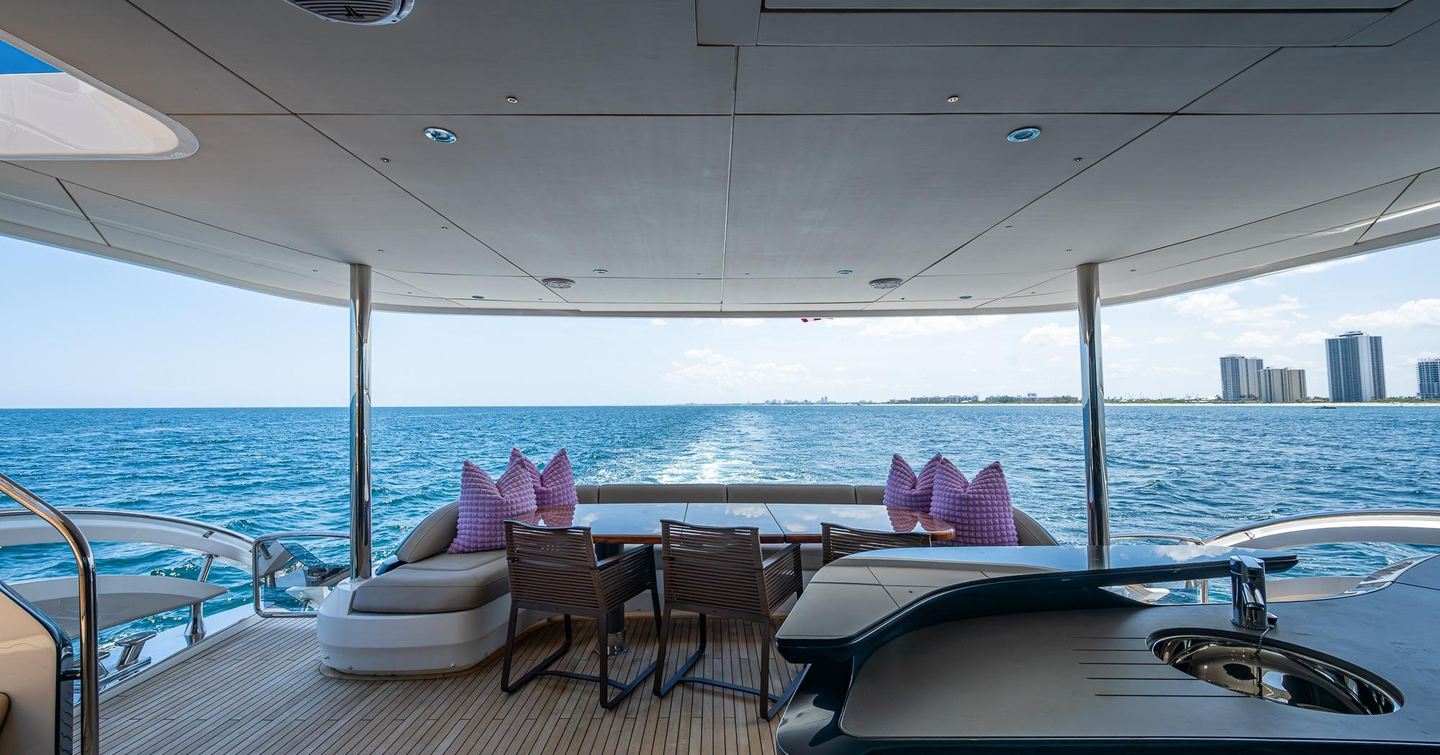 Motor Yacht Splash aft deck 