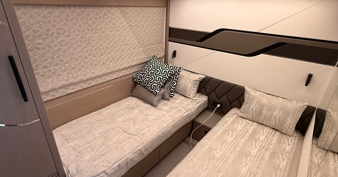 Sunseeker-75-Sport-Yacht-Review-twin-cabin