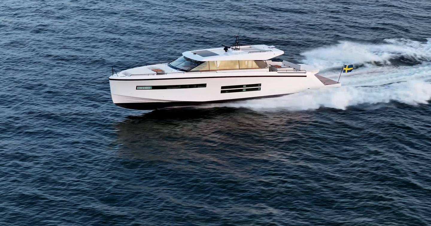 Delta-Powerboats-72-Review-running