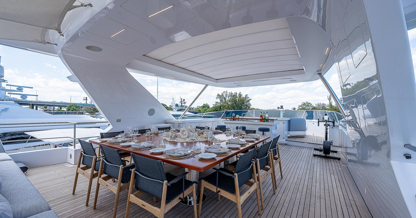 Superyacht Cofina's sundeck alfresco dining