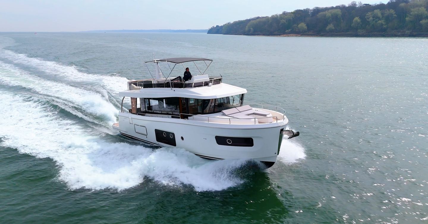 Beneteau-Swift-Trawler-54-Review-running