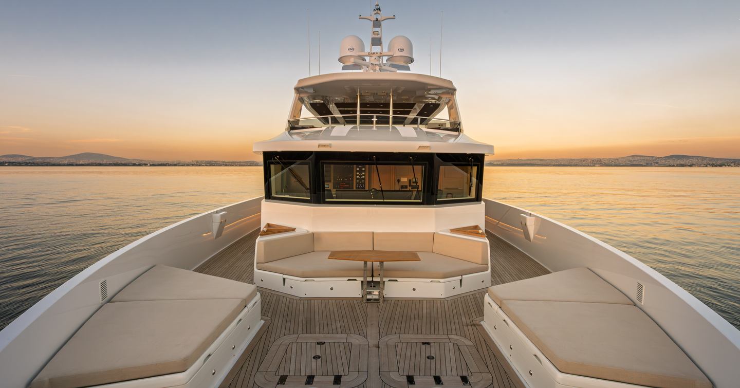 Numarine 40MXP foredeck with sunpads, seating area and dedicated mooring deck