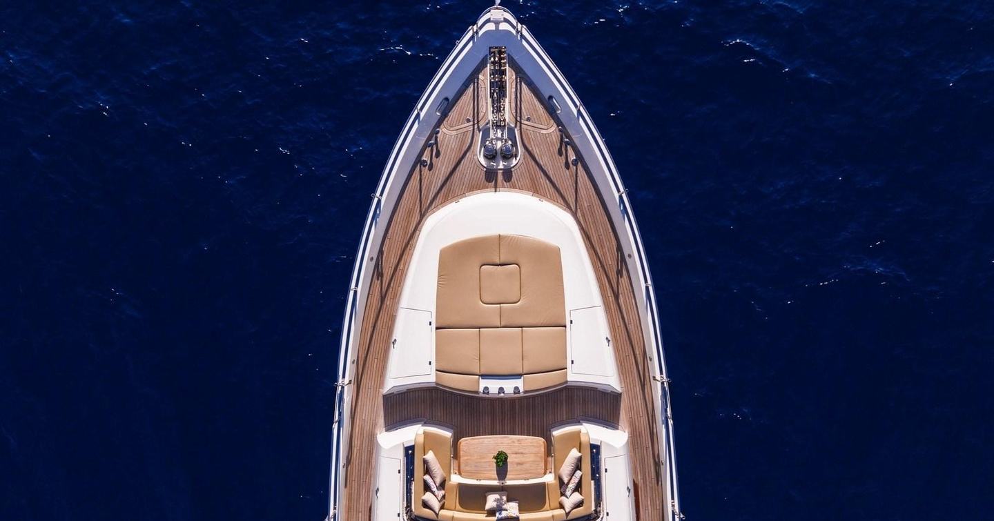  Sunseeker yacht Blade 6 foredeck with sun pads 
