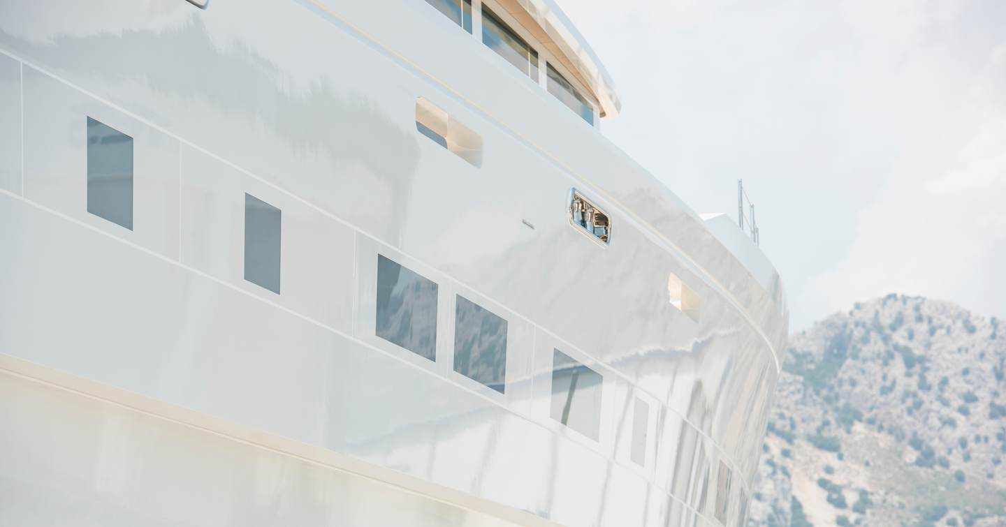 Alia Yacht Genie Blu exterior close up 