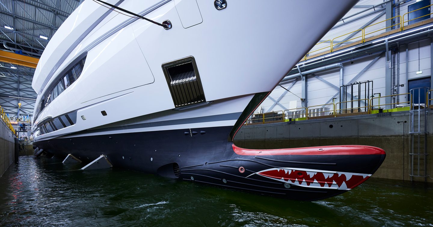 Heesen's Project Cosmos and teeth shaped bulb at launch