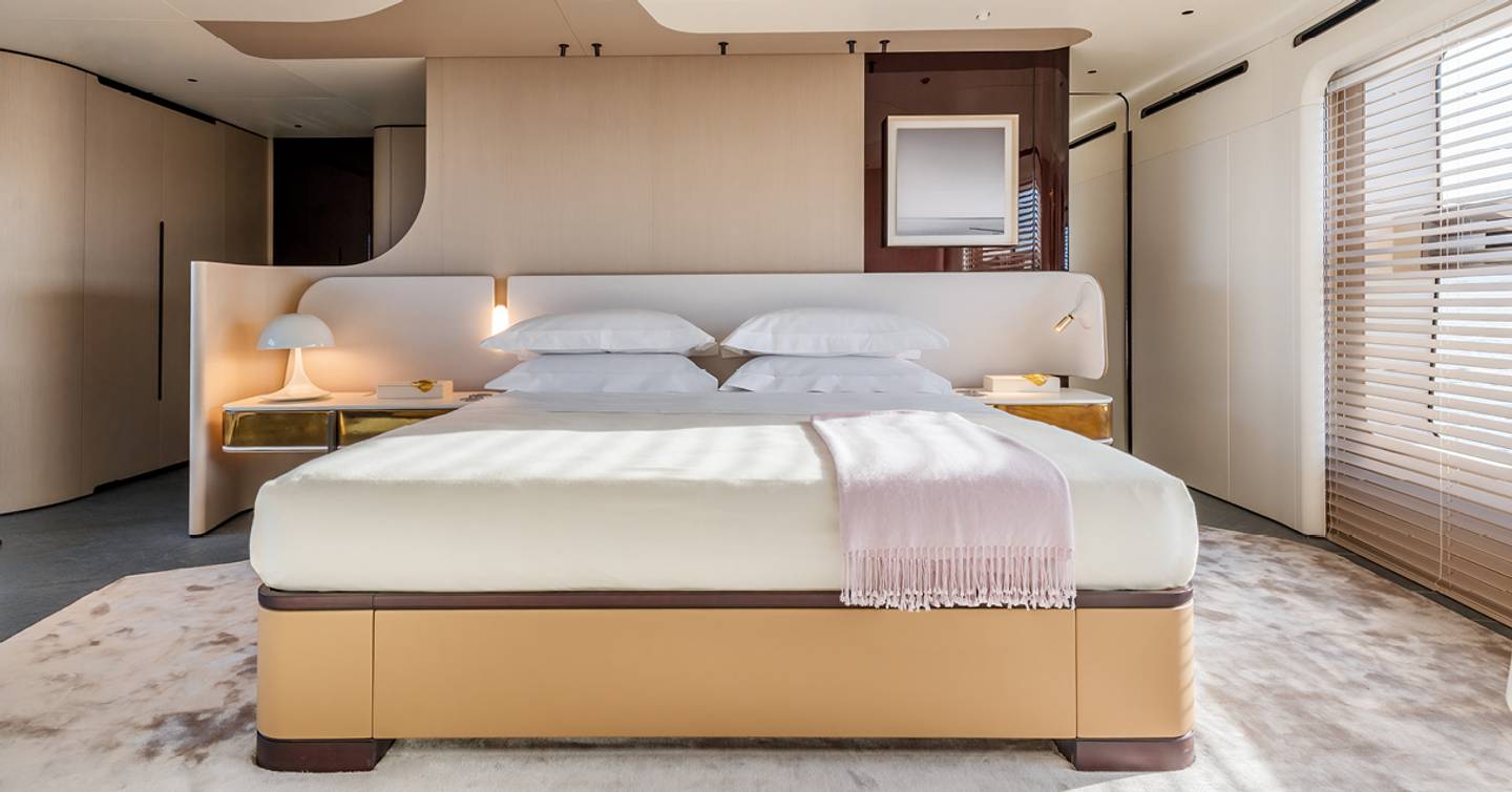 Azimut motor yacht Tanelorn master cabin with large window 