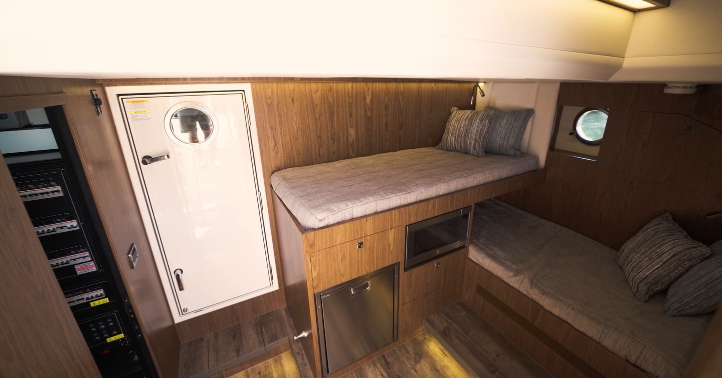 Horizon-V77S-Review-crew-cabin