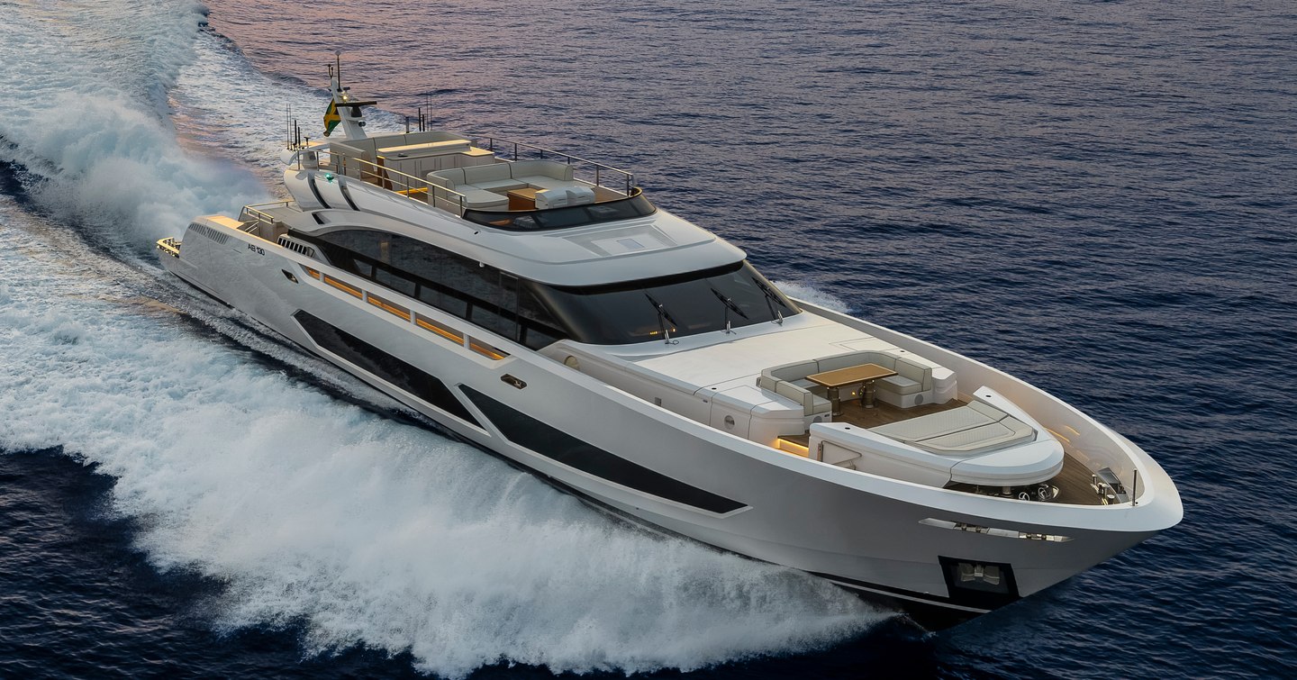 AB yacht Casa Bri Mare underway foredeck view 