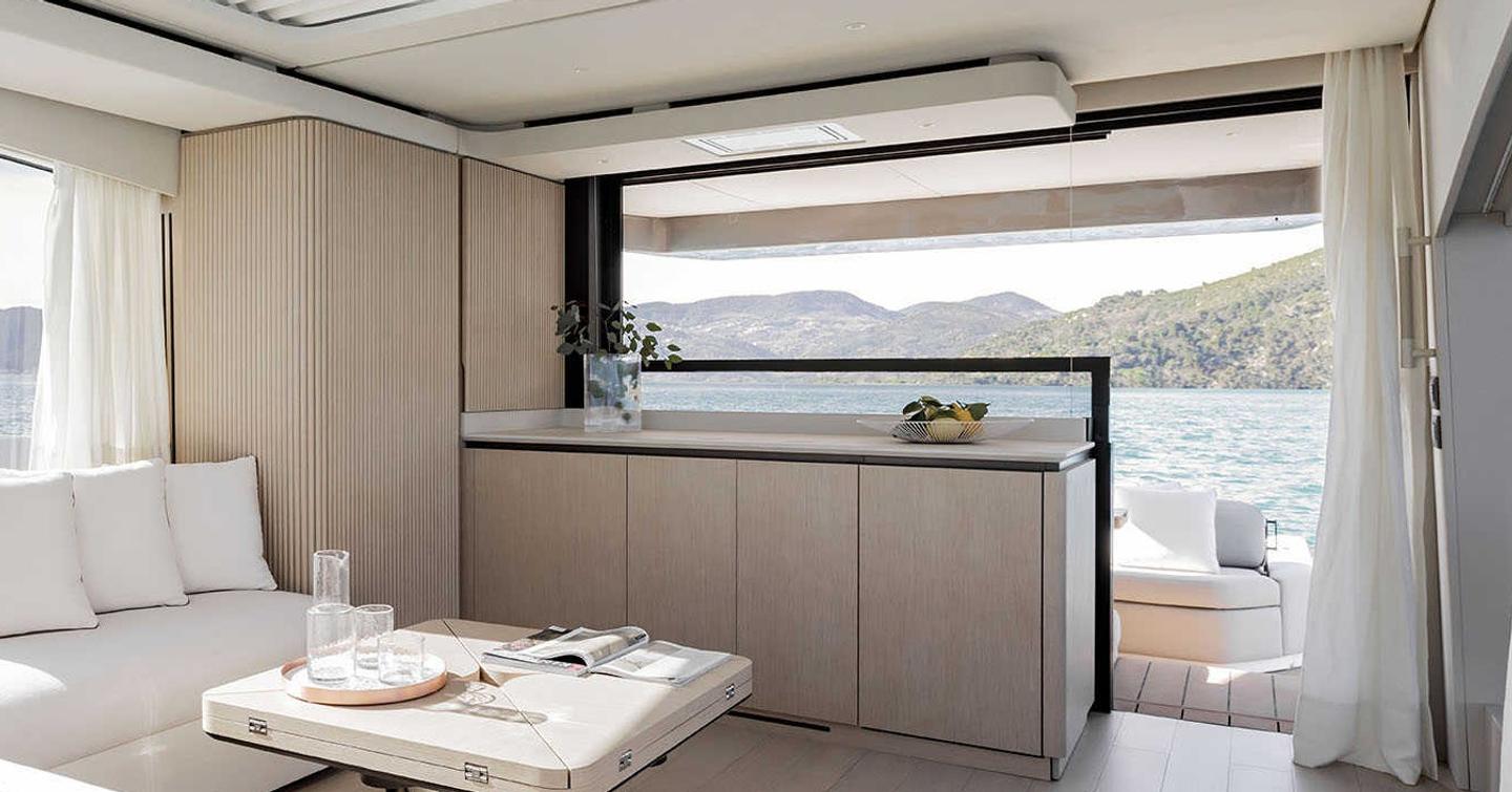 Galley (Hidden), Azimut Seadeck 6