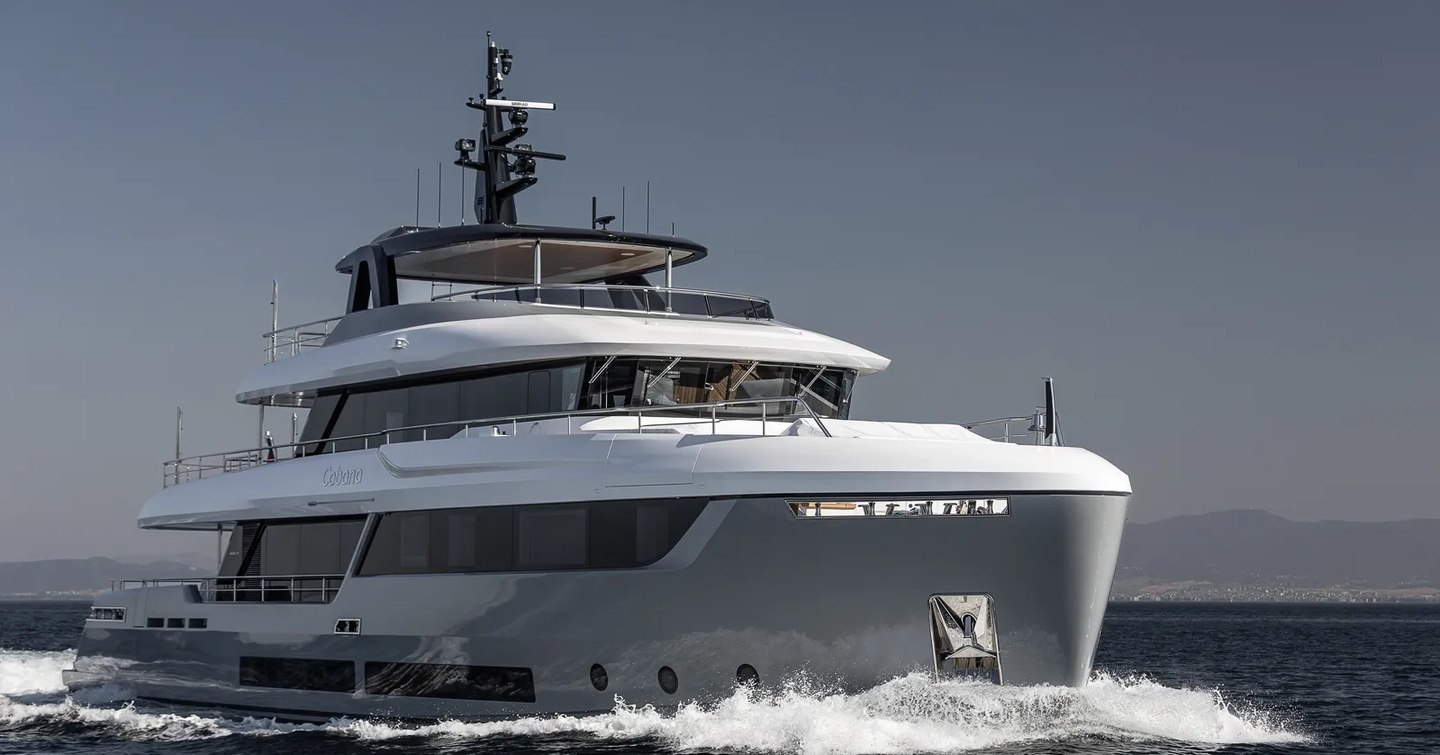 Explorer Yacht Cabana under way