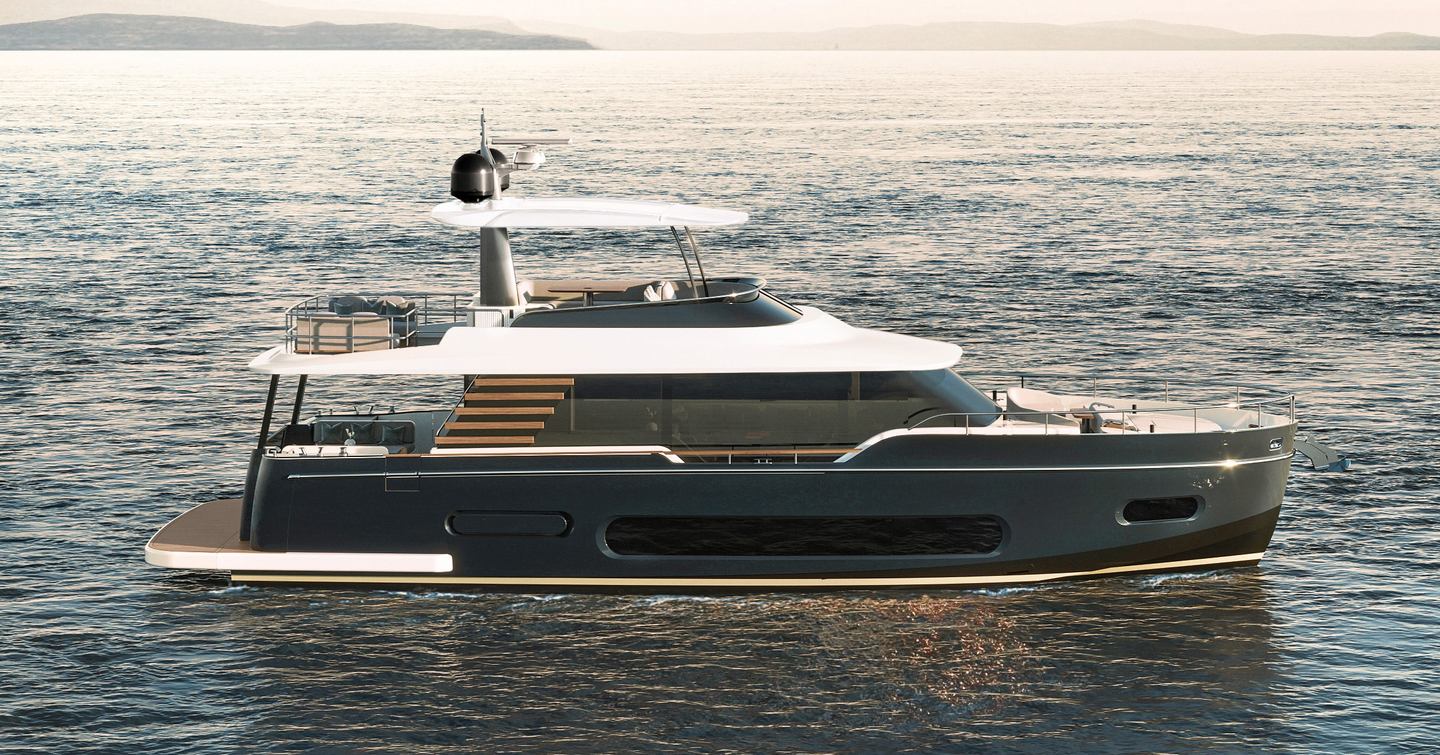 Azimut Magellano 60 at sea.