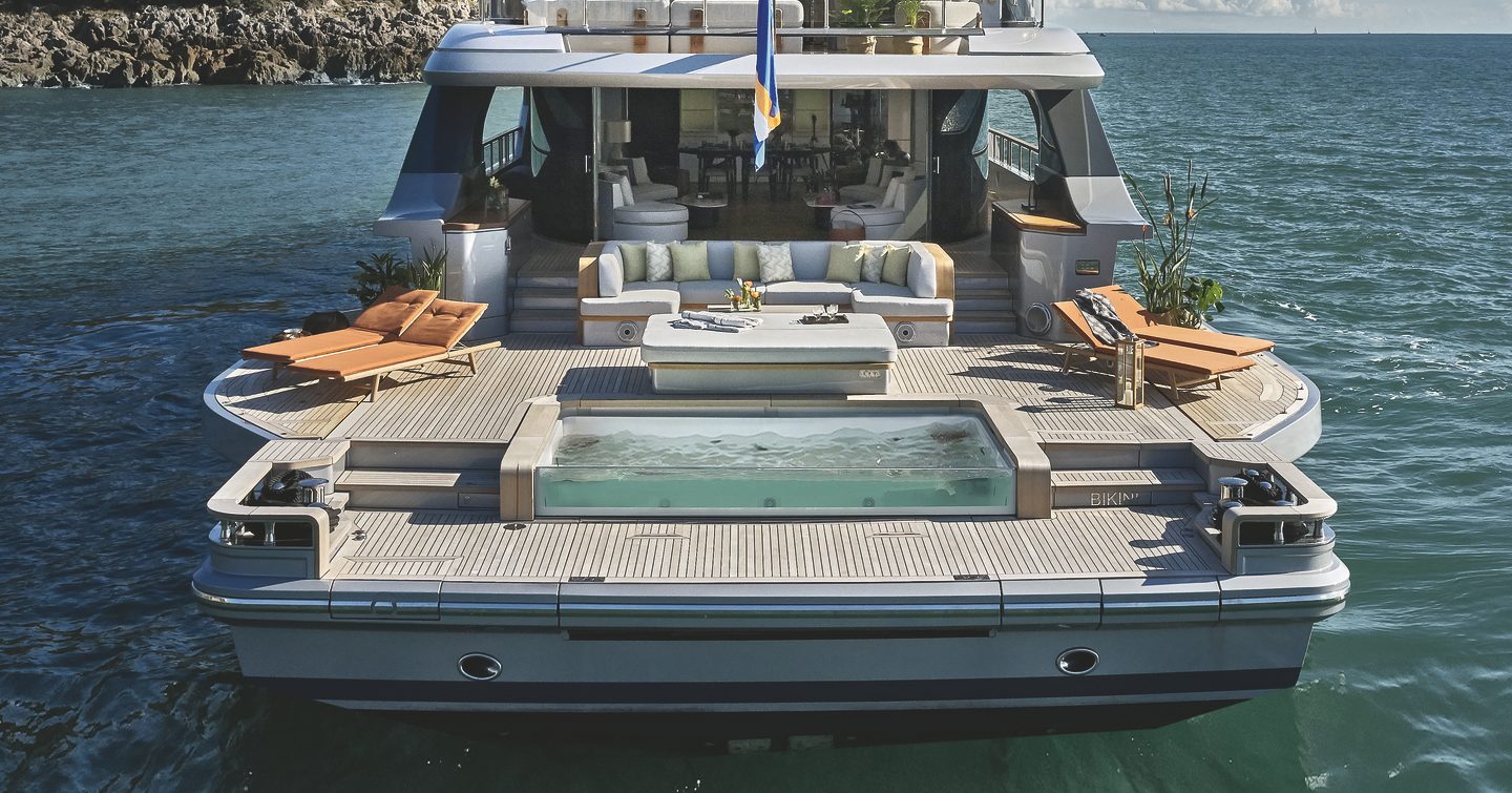 Oasis deck on the earlier Benetti Oasis 40M model with pool and sunloungers 