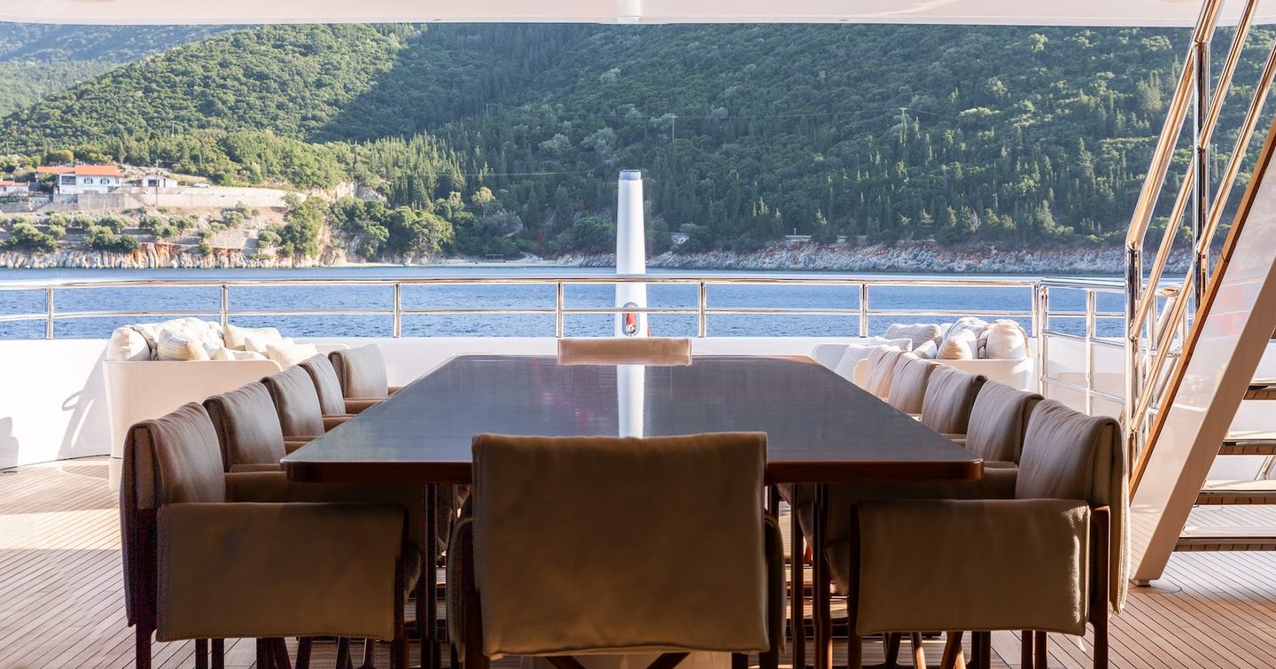 Benetti-B.Now-50M-Oasis-Alunya-al-fresco-dining