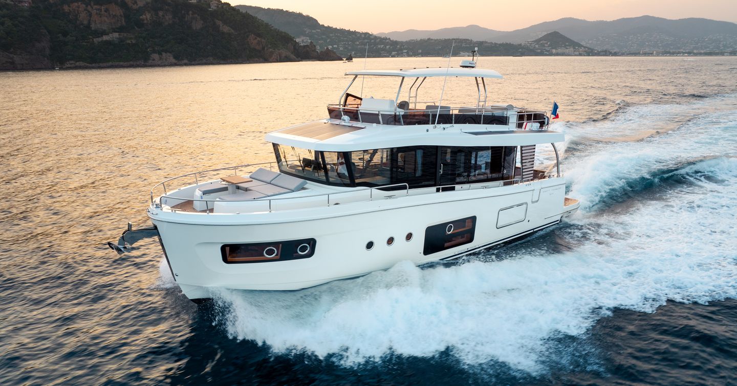 Beneteau-Swift-Trawler-54-running