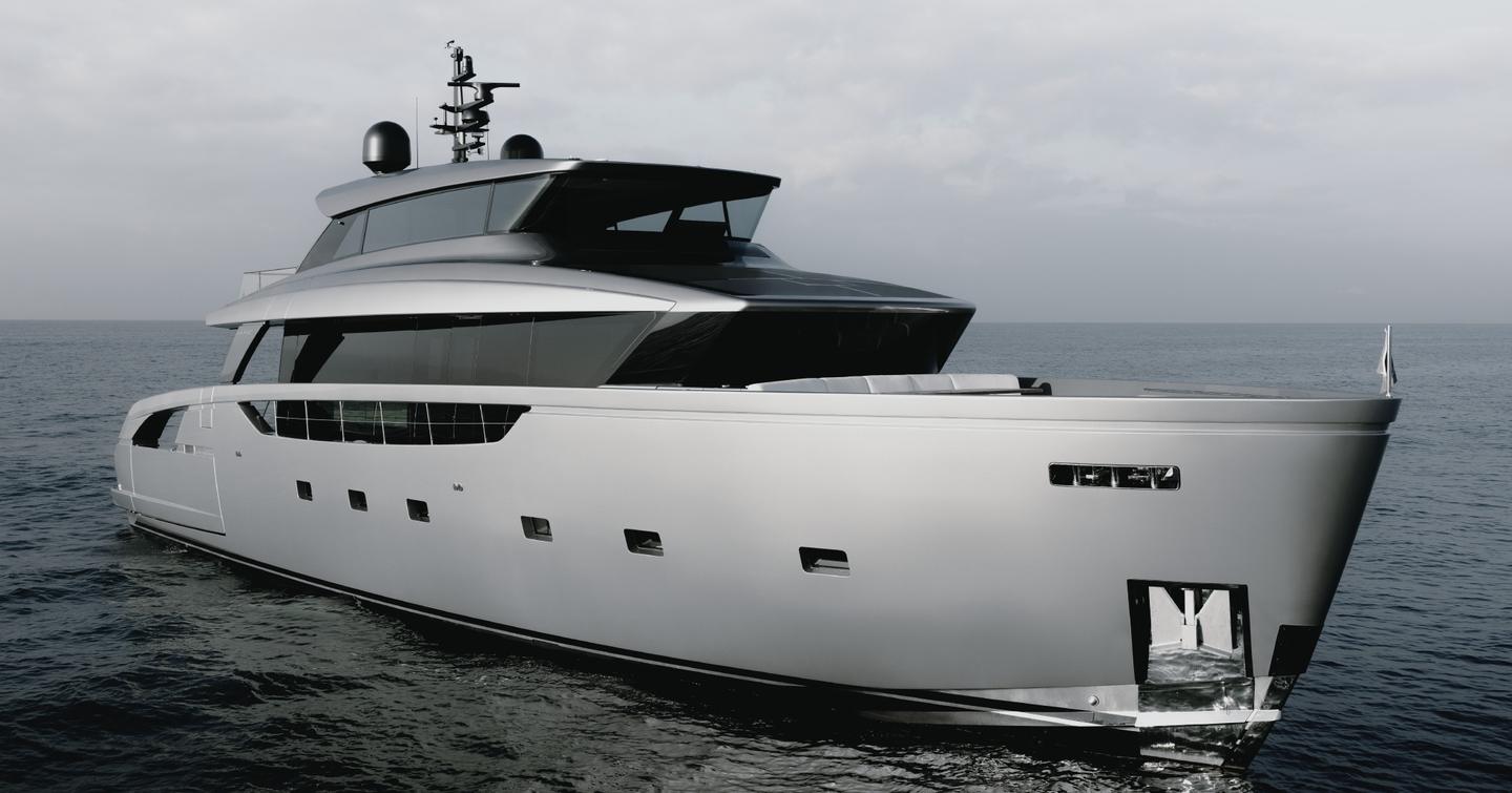 Rendering of Sanlorenzo SX100 motor yacht under way