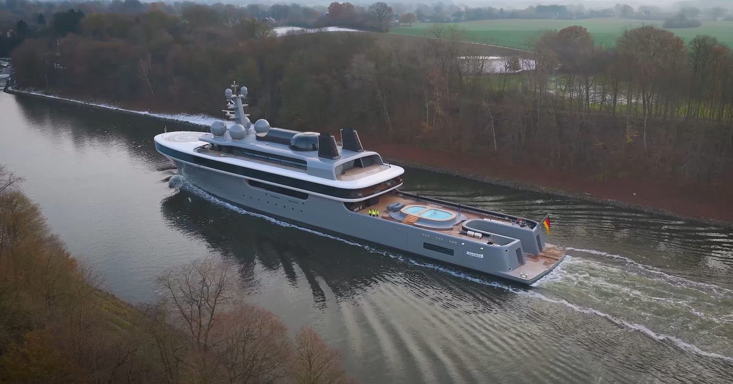 Superyacht Nausicaä under way