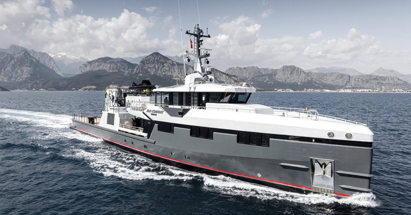 Support yacht Bad Company under way