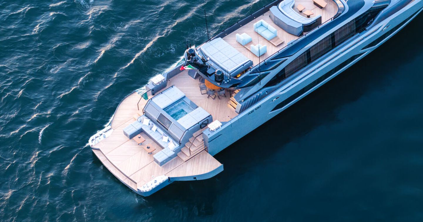 Motor yacht Effe at anchor