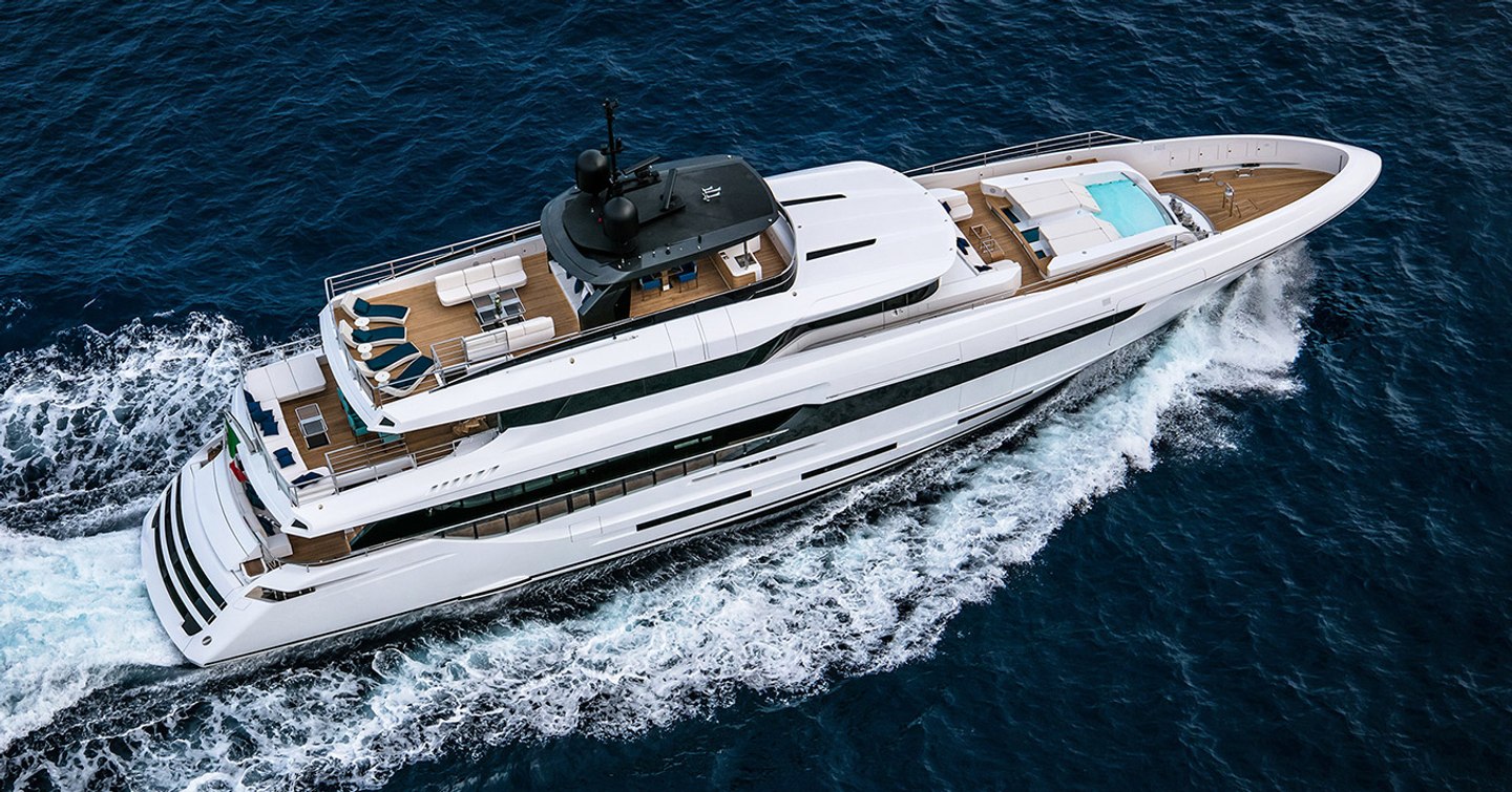 Mangusta Oceano 43 moving fast