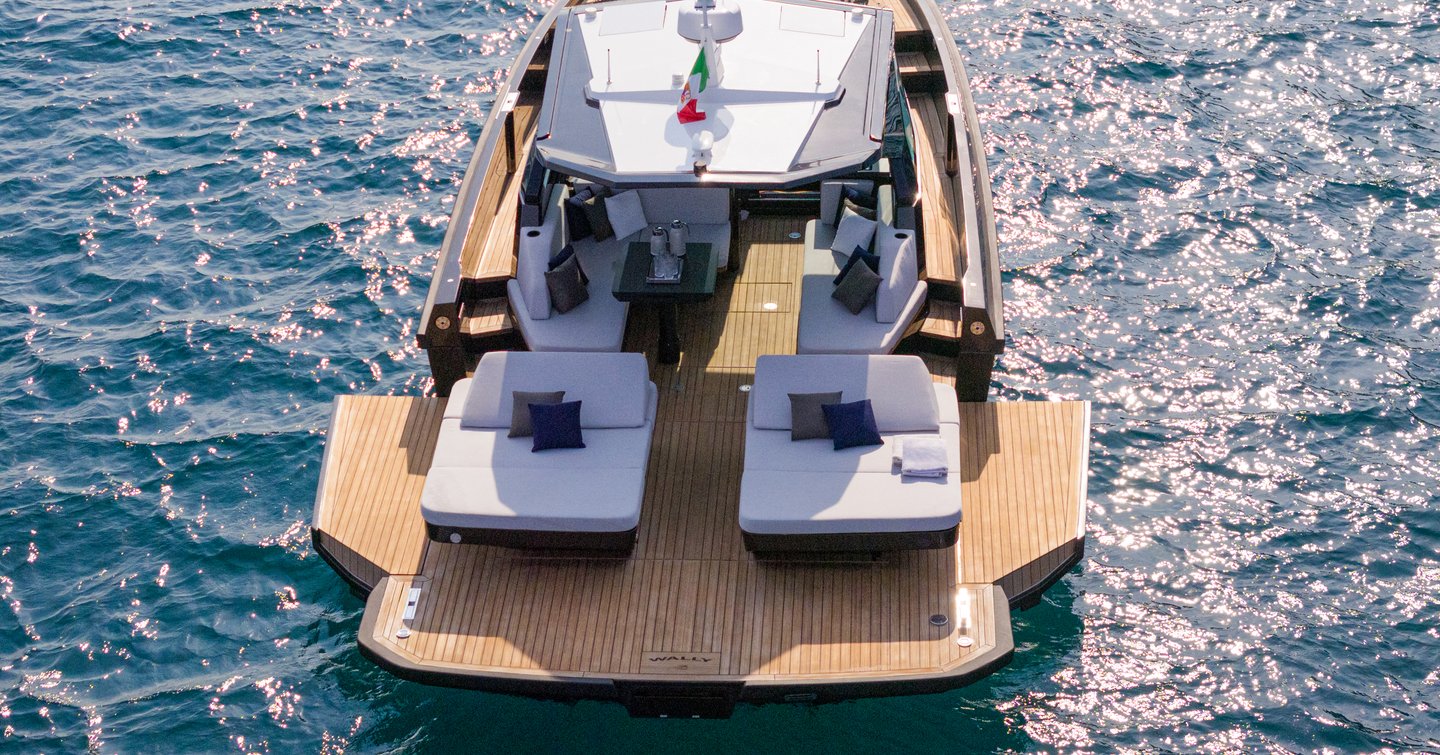 Wally-wallypower50-aft-deck-balconies