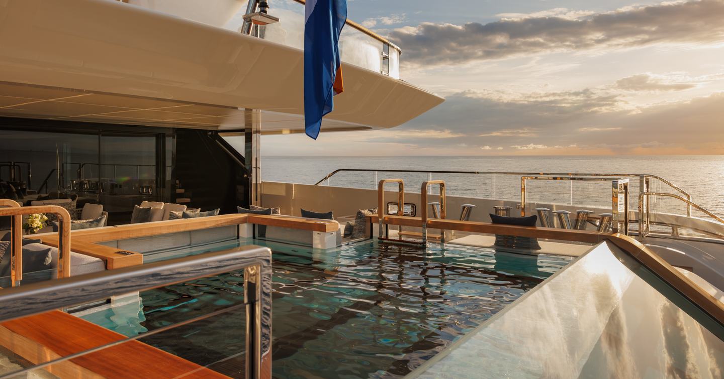Sanlorenzo 74Steel superyacht Silver Fox aft infinity pool