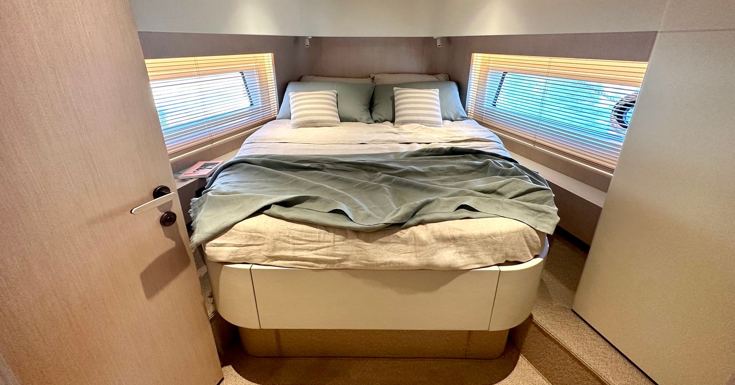 VIP Cabin, Azimut Seadeck 6