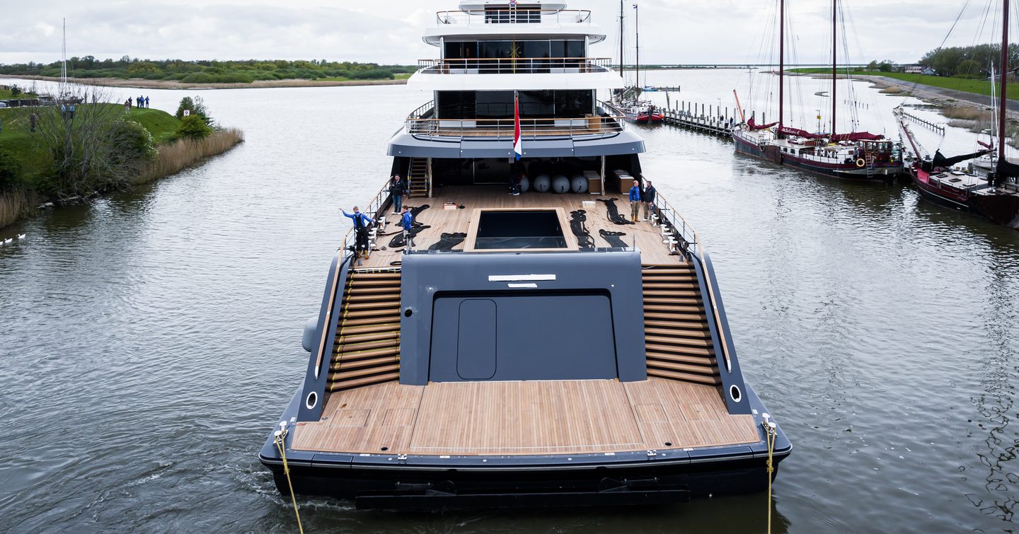 Feadship Project 1012