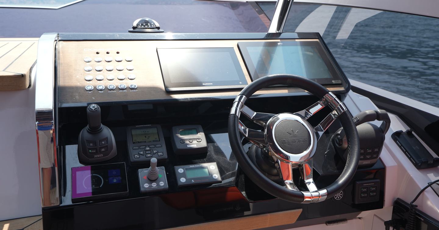 Dominator-Midi-Ilumen-M35-helm-station