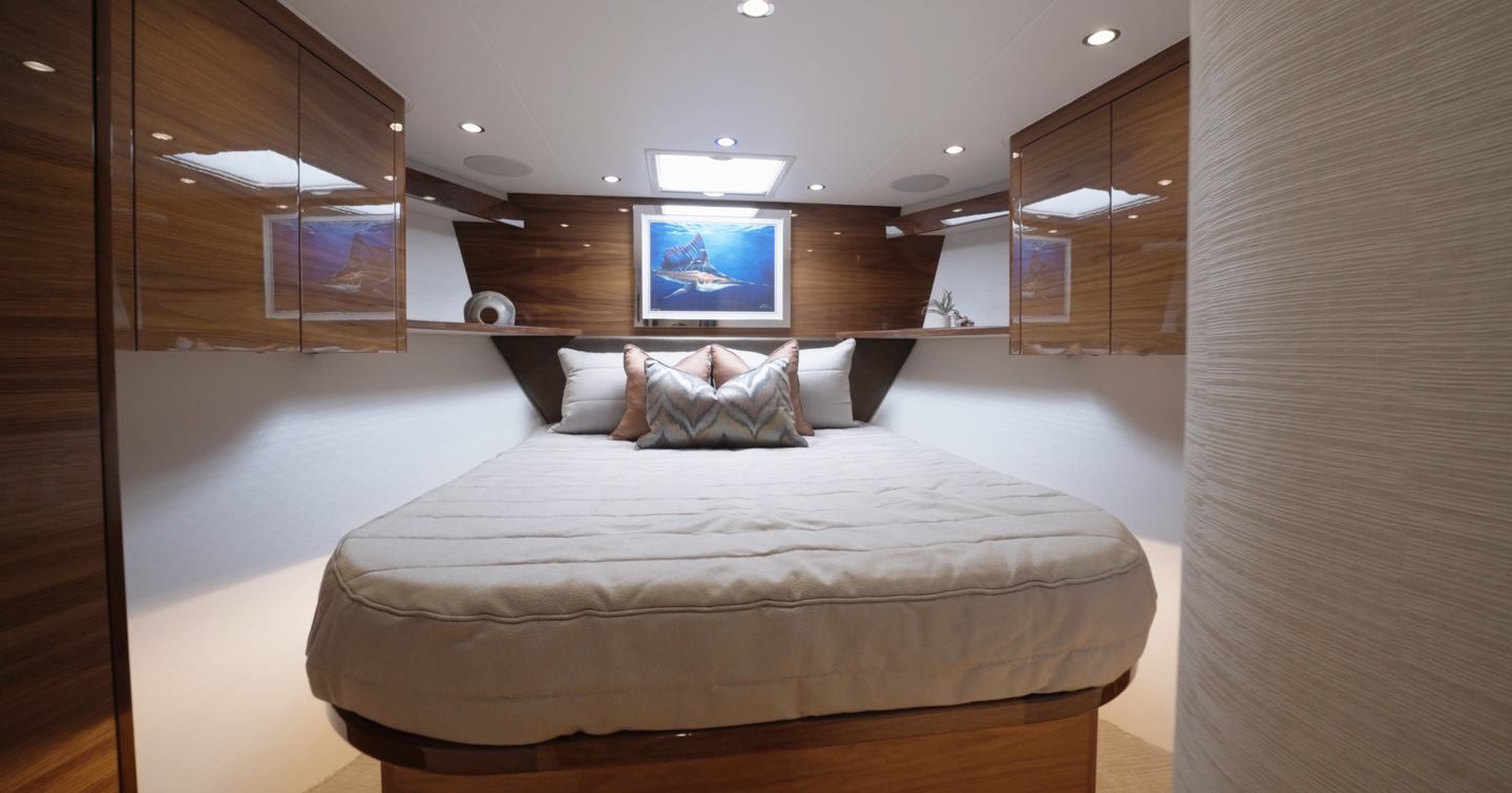 Viking-74C-VIP-cabin