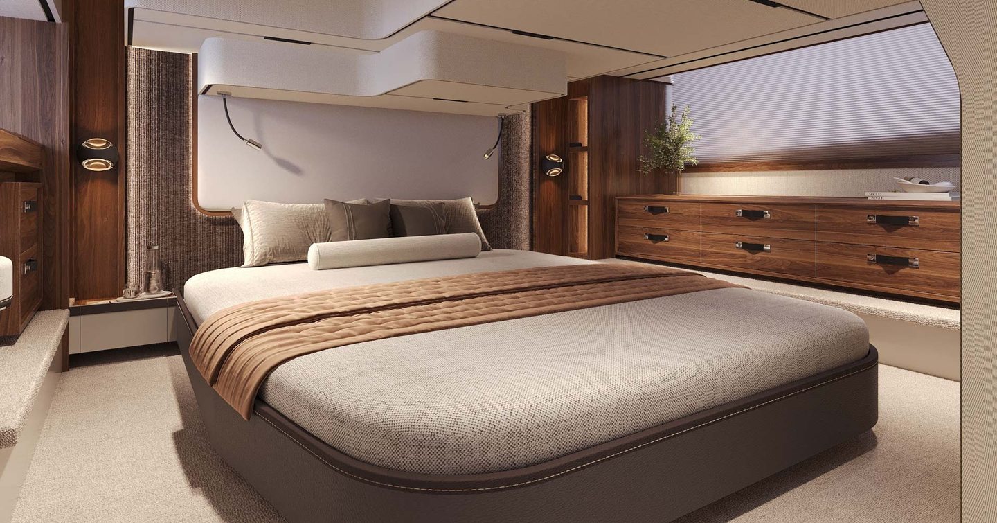 Galeon 420 Fly yacht master cabin with king sized bed 