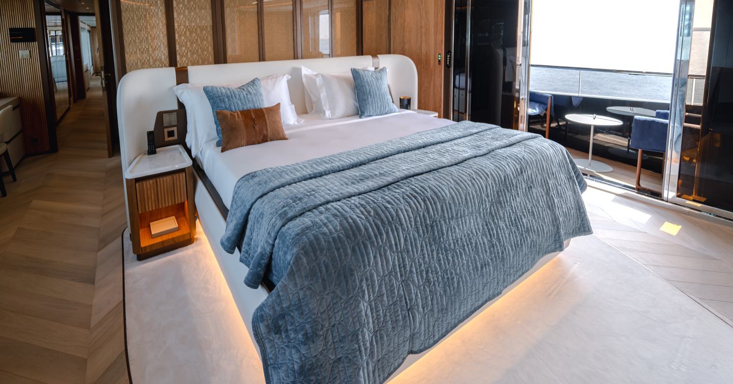 Gulf Craft Majesty 145 Superyacht master cabin 