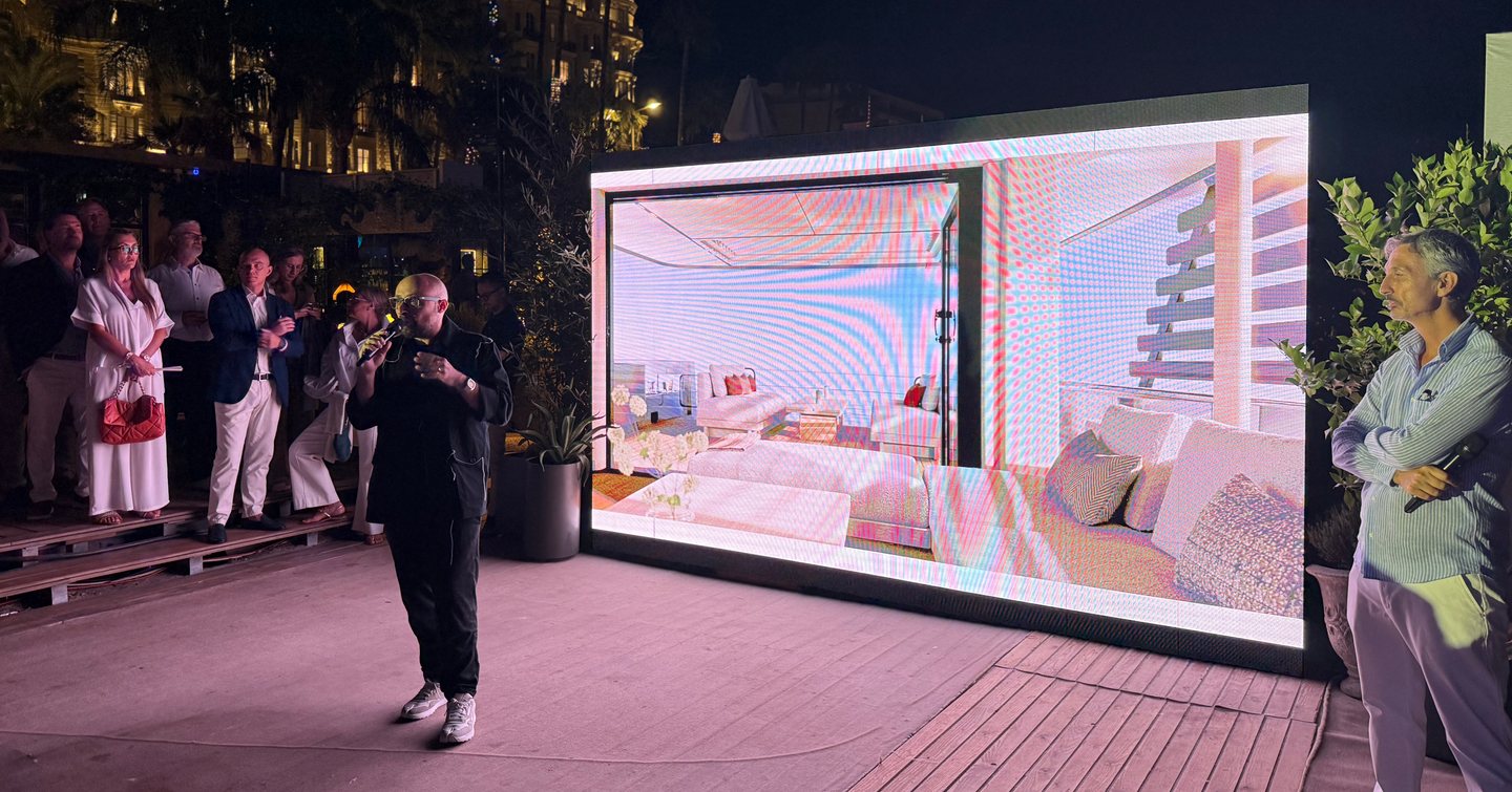Presentation of Azimut Magellano 27M at Cannes