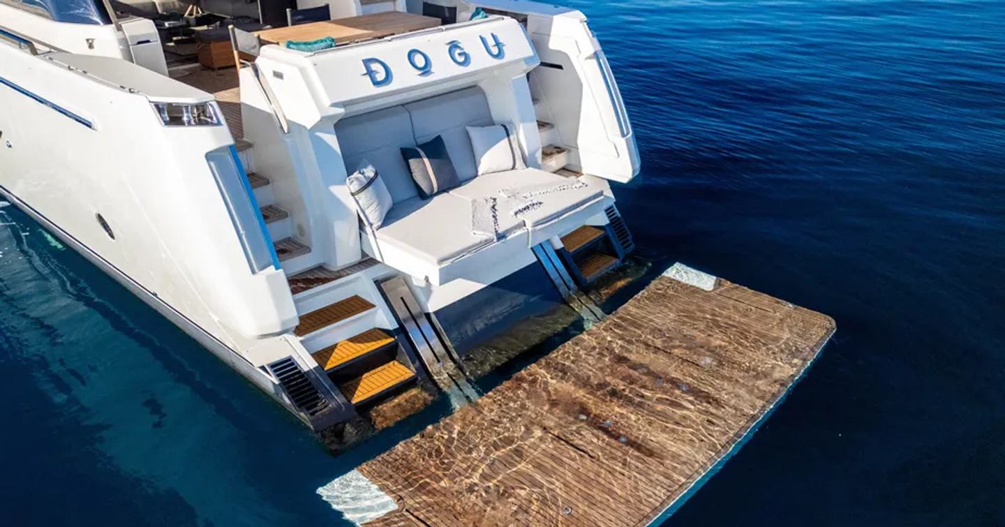 Motor Yacht Dogu beach club with hydraulic stern 