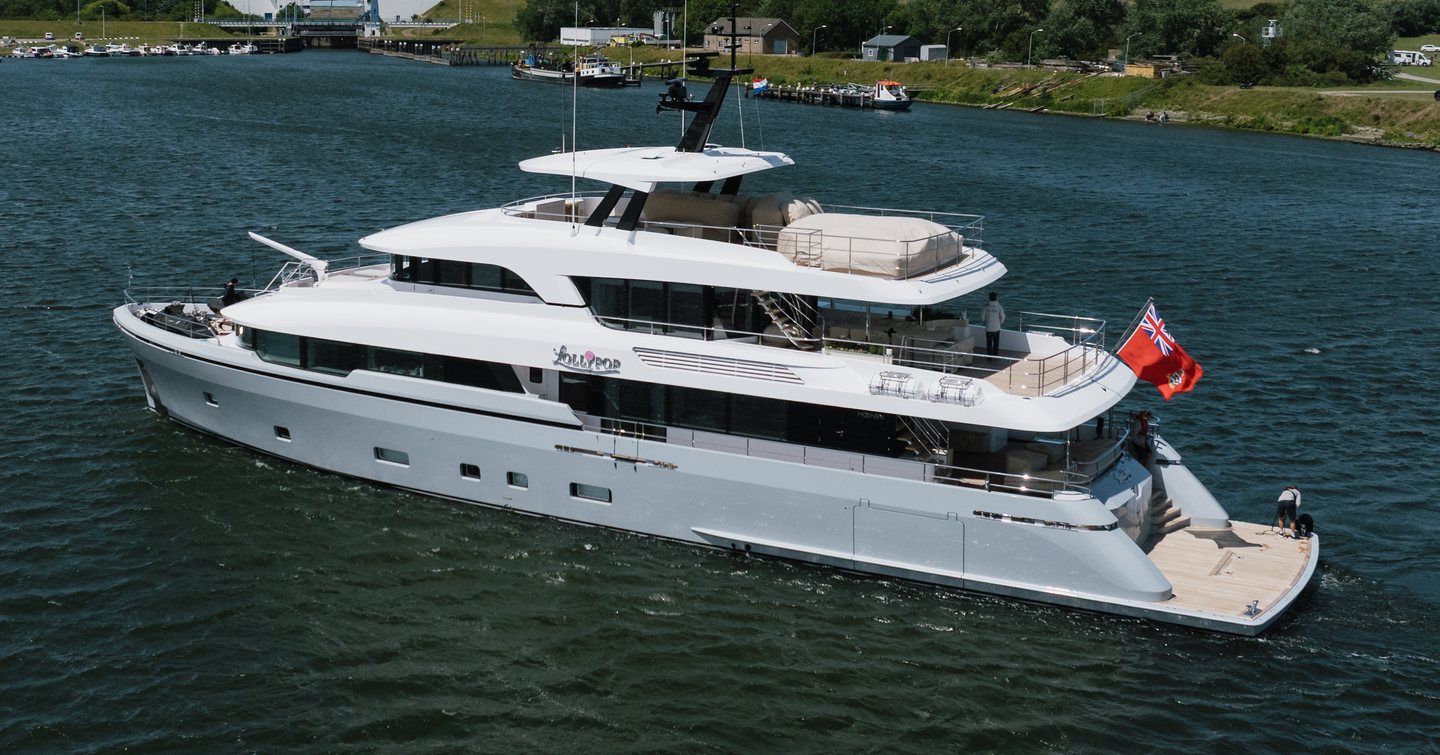 Moonen 122 Martinique Superyacht Lollipop under way 