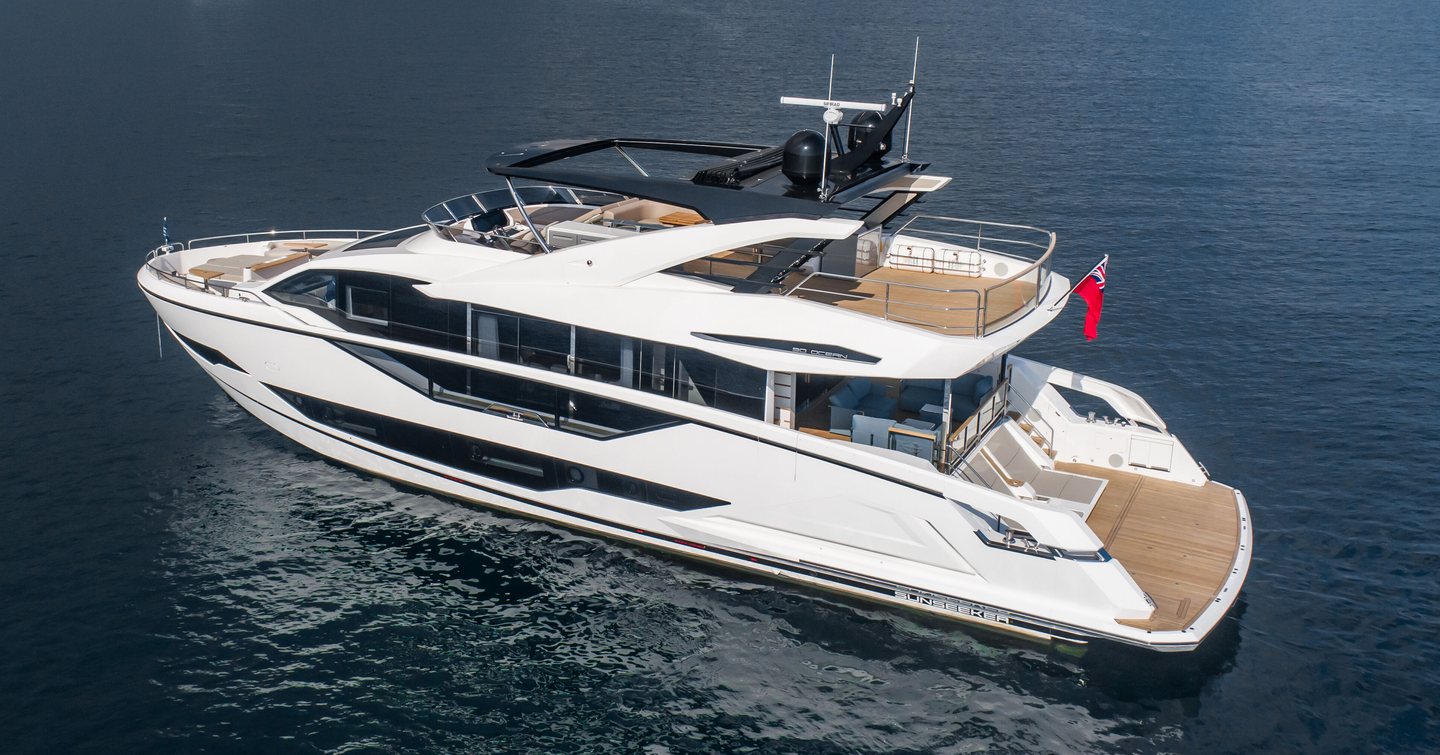 Sunseeker 90 deck