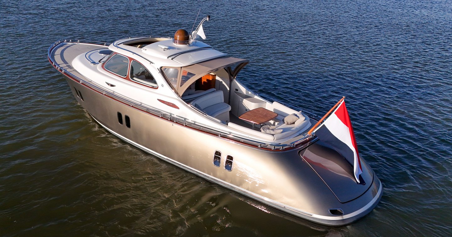 Zeelander Z44 boat at anchor