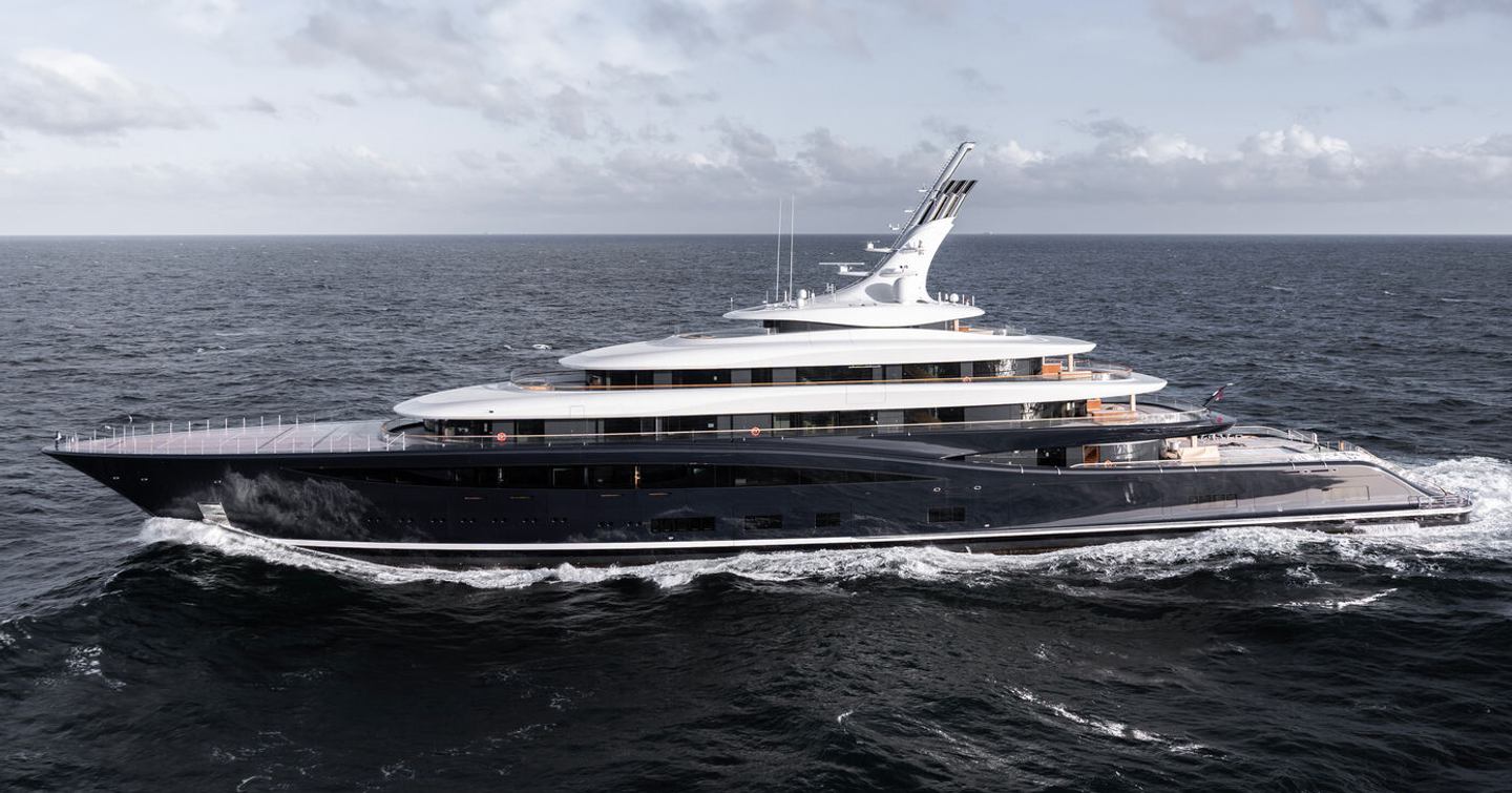 Superyacht BREAKTHROUGH at sea
